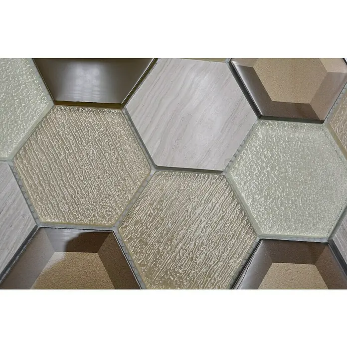 Mosaikfliese Hexagon HXN 77 - 26,5 x 30,5 cm, Beige, Glänzend - Nahaufnahme von sechseckigen Fliesen mit verschiedenen Texturen und Farben, die ein attraktives Mosaikmuster bilden.