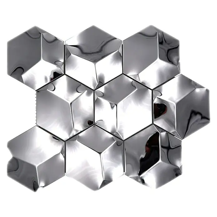 Mosaikfliese Hexagon HXM 10SG - 26,2 x 23 cm, Silber, Glänzend - Das Bild zeigt glänzende, sechseckige, silberne Wandfliesen, die ein auffälliges geometrisches Muster bilden und reflektierendes Licht erzeugen.