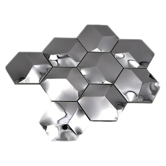 Mosaikfliese Hexagon HXM 10SG - 26,2 x 23 cm, Silber, Glänzend - Nahaufnahme von neun stilvollen, glänzenden, silbernen 3D-Hexagon-Fliesen auf einem schwarzen Hintergrund, die ein futuristisches Design präsentieren.