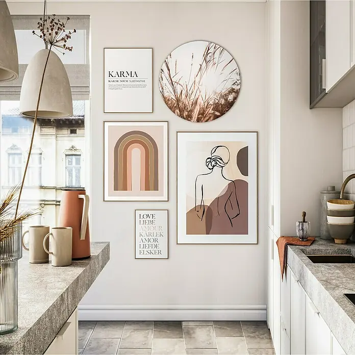 Reinders Bild Slim Frame WoodLady Back, B x H: 50 x 70 cm - Wandkunst-Set mit Rahmen: Karma-Zitat, abstrakte Formen und Frauenskizze, verleihen der Küche eine künstlerische Note.