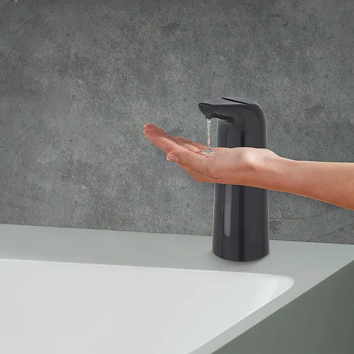 Wenko Desinfektionsmittelspender Larino - Polystyrol, Schwarz, 400 ml - Automatische Seifenspender im Badezimmer: moderner, berührungsloser Spender für flüssige Seife, ideal für Küche & Bad.