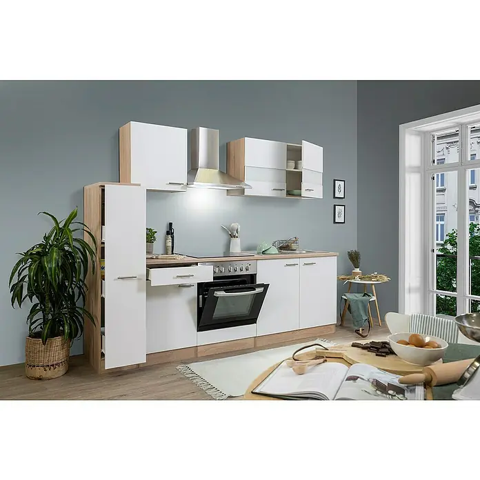 Respekta Singleküche Merle Typ 1 - Breite: 240 cm, Weiß, Mit Elektrogeräten, Volumen Backofen: 72 l - Modernes Küchendesign mit weißen Schränken, Holzdetails und einem offenen Backofen, ergänzt durch eine Zimmerpflanze und Kochbuch.