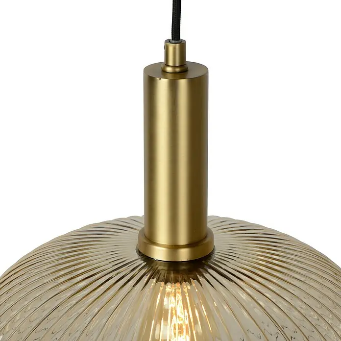Lucide Pendelleuchte Maloto - 40 W, Amber, E27 - Detailaufnahme einer Pendelleuchte mit geripptem Glasschirm und goldenem Aufhänger.
