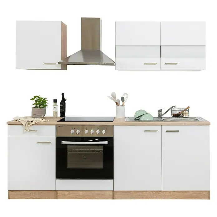 Respekta Singleküche Merle Typ 2 - Breite: 210 cm, Weiß, Mit Elektrogeräten, Volumen Backofen: 72 l - Diese Aufnahme zeigt eine moderne Küche mit weißen Schränken, einer Dunstabzugshaube und einer eingebauten Spüle mit Armatur.