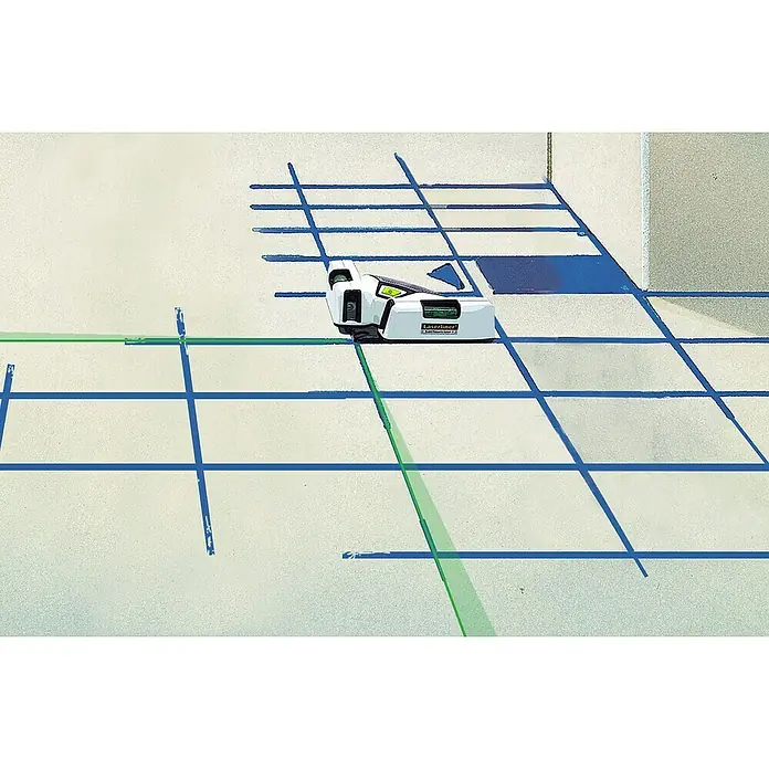 Laserliner Linienlaser SuperSquare 2GMax. Arbeitsbereich: 40 m, Messgenauigkeit: 0,5 mm/m - Der Laserliner SuperSquare Laser 2 projiziert präzise, grüne Linien auf einen gefliesten Untergrund für exaktes Ausrichten.