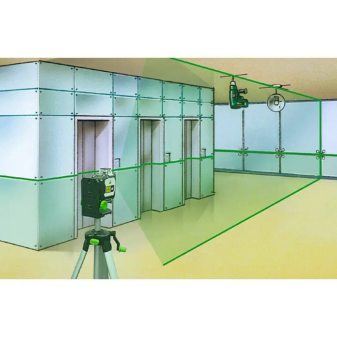 Laserliner Linienlaser CompactLine-Laser G360 Set - Max. Arbeitsbereich: 30 m - Darstellung eines Linienlasers auf einem Stativ, der grüne Laserlinien an Wänden und Decken projiziert, ideal für präzise Ausrichtung im Innenausbau.