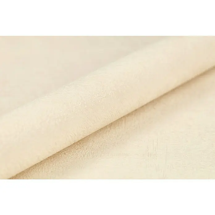 Rasch Vliestapete - Beige, Uni, 10,05 x 0,53 m, Schimmernd - Nahaufnahme eines hellen Stoffes mit dezenter Textur, ideal für Möbel oder Dekorationen. Das Material wirkt weich und elegant.