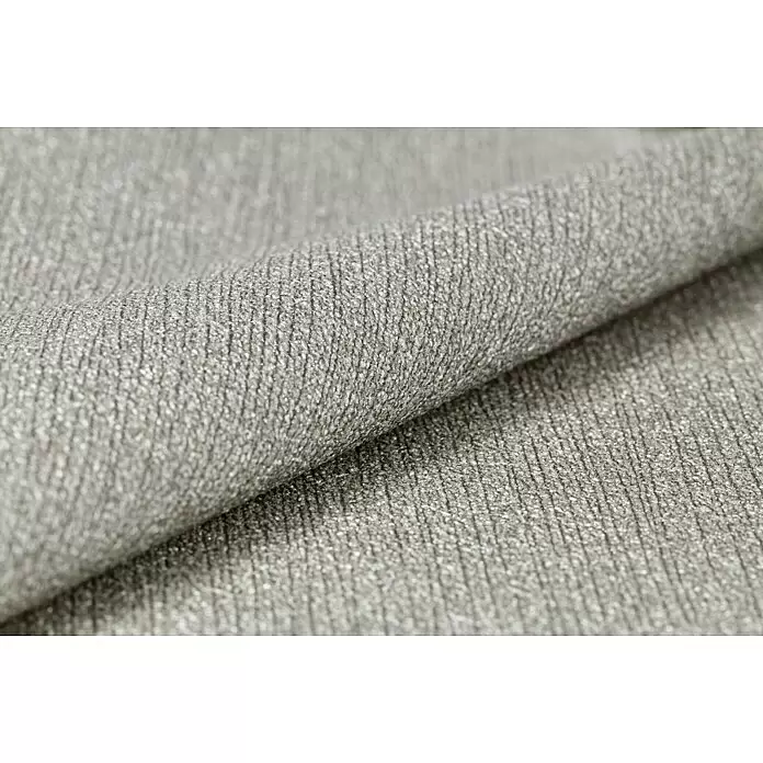 FREUNDIN Vliestapete - Grau, Uni, 10,05 x 0,53 m - Strukturiertes hellgraues Gewebe mit leichtem Glanz, drapiert, um Material und Textur zu zeigen.