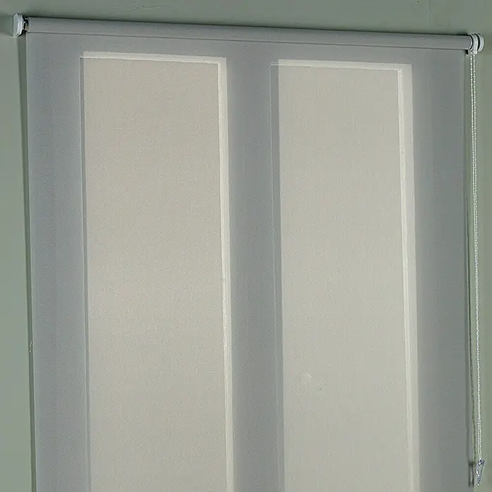 Estor enrollable screen 5% Zoe - An x Al: 120 x 250 cm, Blanco perla - Primer plano de un estor enrollable gris simple, que filtra la luz suave y crea un ambiente moderno.