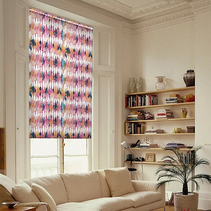 Estor enrollable Abstracto - An x Al: 135 x 190 cm, Rosa - Esta habitación cuenta con un elegante estor enrollable con estampado multicolor, que filtra la luz y brinda privacidad.