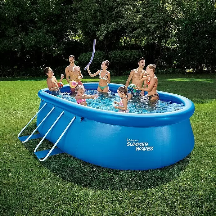 Quick-Up-Pool Summer Waves - L x B x H: 457 x 305 x 107 cm, Blau, 8.670 l - Blaues aufblasbares Gartenbecken mit externer Stützstruktur, gefüllt mit Wasser, von Erwachsenen und Kindern genutzt.