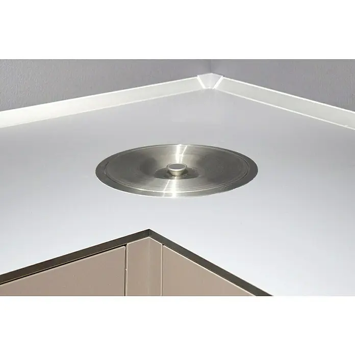 Papelera estándar encimera 8L - Plateado - Aquí hay un primer plano de un fregadero elegante que presenta un contenedor de residuos redondo de acero inoxidable integrado en una encimera de cocina moderna y minimalista.
