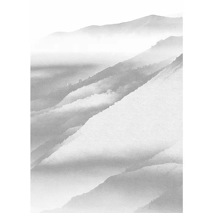 Komar Raw Fototapete White Noise Mountain - 2 -tlg., B x H: 200 x 280 cm, Vlies - Eine faszinierende Schwarz-Weiß-Darstellung nebelverhangener Bergketten, die eine ruhige und kontemplative Atmosphäre erzeugt.
