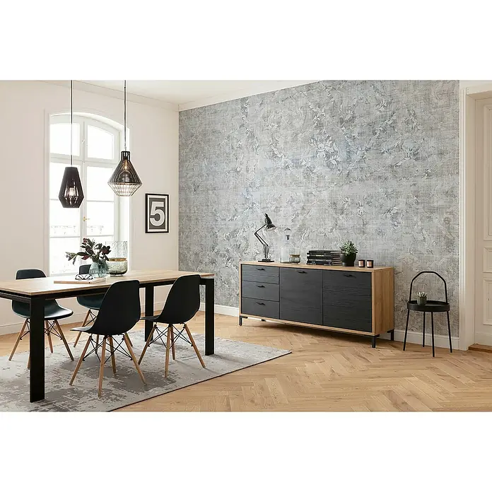 Komar Raw Fototapete Origins - 4 -tlg., B x H: 400 x 280 cm, Vlies - Esszimmer mit Esstisch, Stühlen, Sideboard und modernen Pendelleuchten für stilvolles Wohnen.