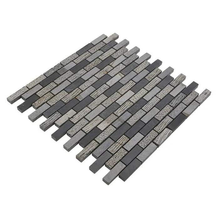 Mosaikfliese Brick Carving Mix XNC B49 - 30,5 x 30,5 cm, Grau, Matt - Nahaufnahme von grauen Mosaikfliesen für Wand- und Bodenbeläge, ideal für stilvolle Innenräume.\n