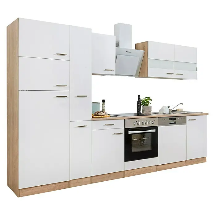 Respekta Küchenzeile Merle Typ 2 - Breite: 310 cm, Weiß, Mit Elektrogeräten, Volumen Backofen: 72 l - Das Bild zeigt eine moderne Küche mit weißen Schränken und einer Arbeitsplatte in Holzoptik, inklusive eingebautem Ofen und Dunstabzugshaube.